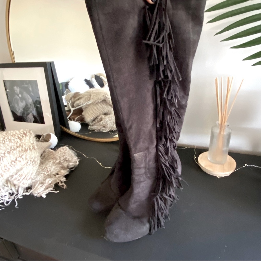 Fringe wedge boots sz 9